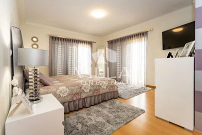 Moradia T4 para Venda em Corroios