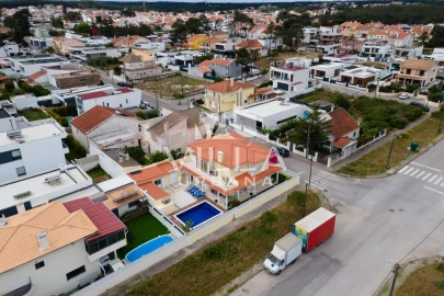 Moradia T4 para Venda em Corroios