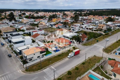 Moradia T4 para Venda em Corroios