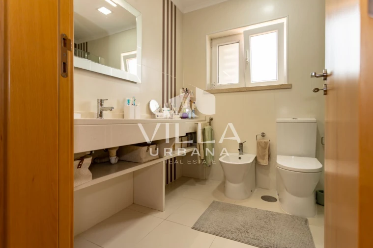 Moradia T4 para Venda em Corroios Foto 45