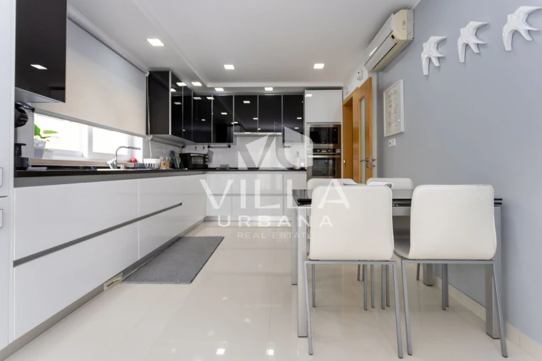 Moradia T4 para Venda em Corroios Foto 25