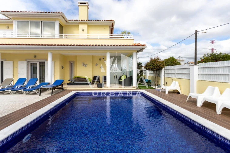 Moradia T4 para Venda em Corroios Foto 17