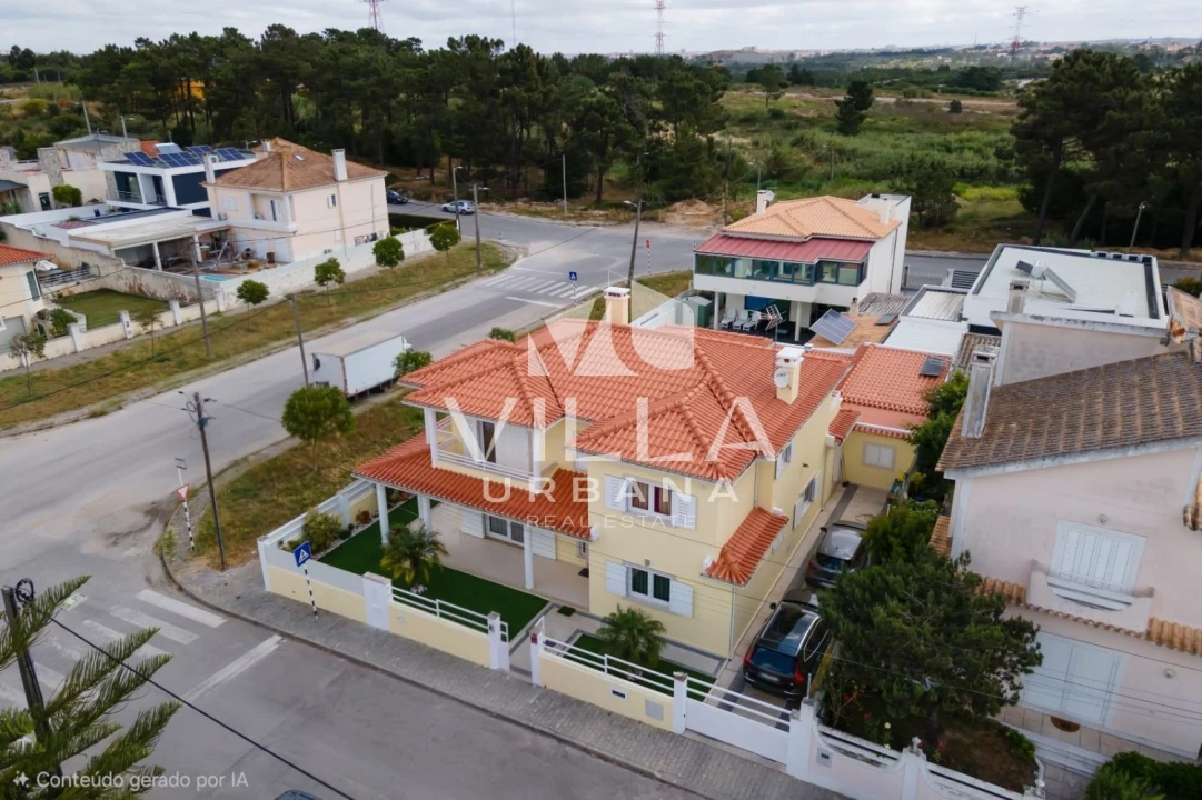 Moradia T4 para Venda em Corroios Foto 60