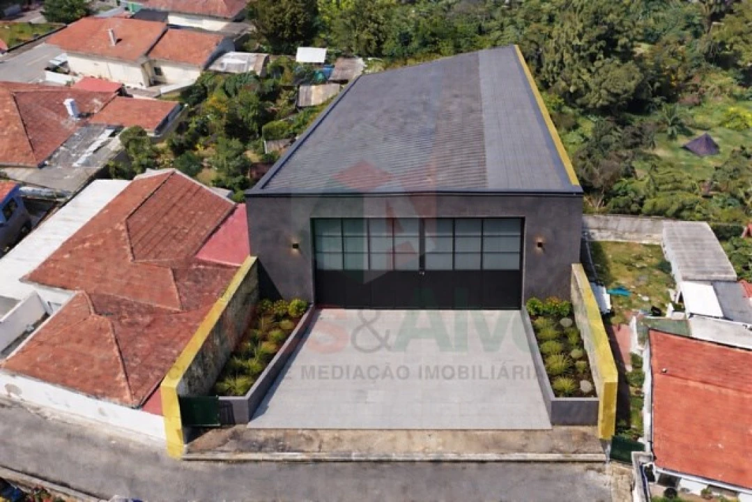 Armazém para Venda em Castêlo da Maia Foto 4