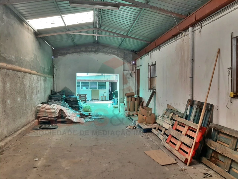 Armazém para Venda em Castêlo da Maia Foto 5
