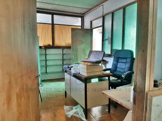 Armazém para Venda em Castêlo da Maia Foto 9