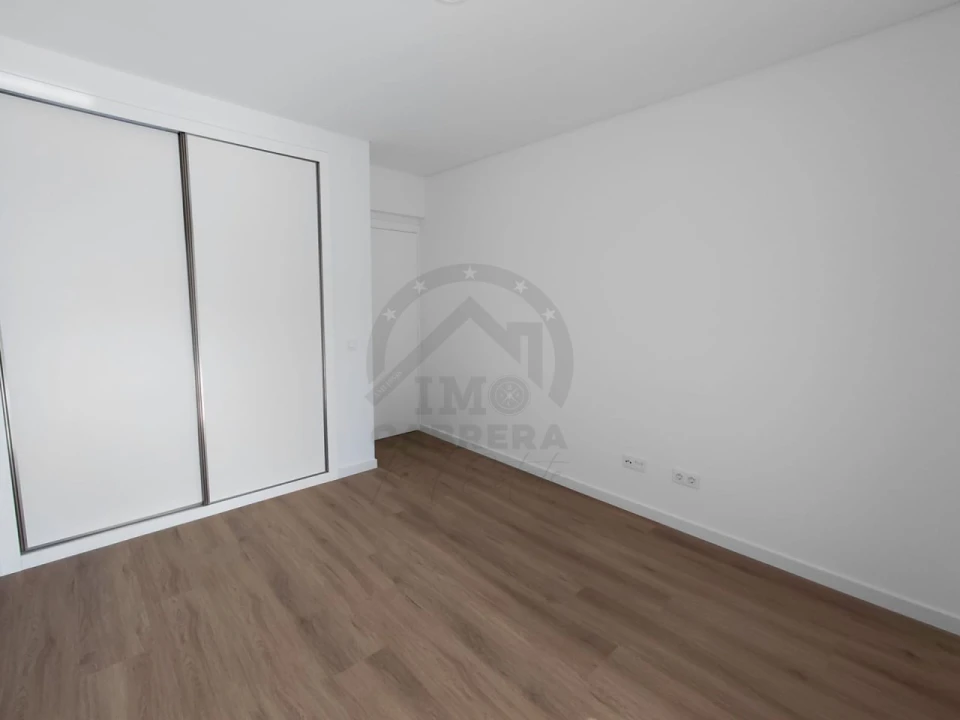 Apartamento T2 para Venda em São Martinho Foto 16