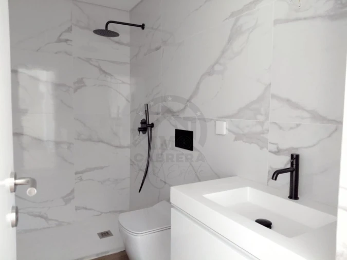 Apartamento T2 para Venda em São Martinho Foto 17