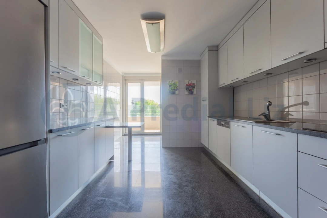 Apartamento T3 para Venda em Lordelo do Ouro e Massarelos Foto 10
