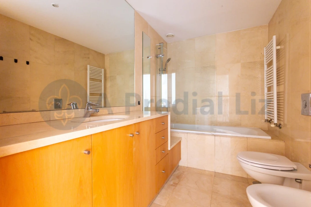 Apartamento T3 para Venda em Lordelo do Ouro e Massarelos Foto 23
