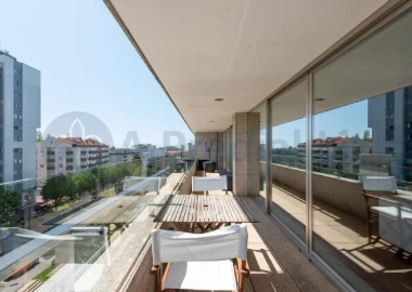 Apartamento T3 para Venda em Lordelo do Ouro e Massarelos