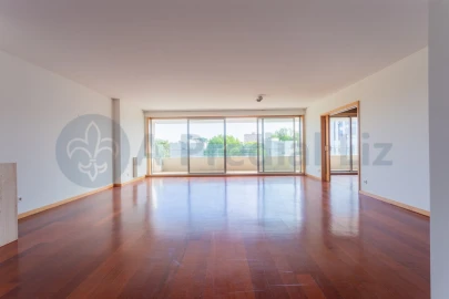 Apartamento T3 para Venda em Lordelo do Ouro e Massarelos