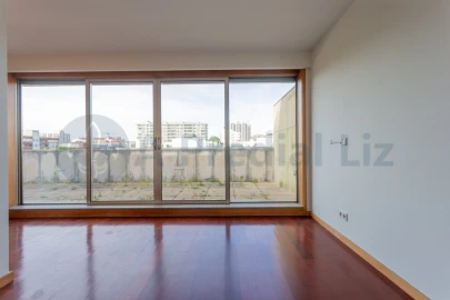 Apartamento T3 para Venda em Lordelo do Ouro e Massarelos