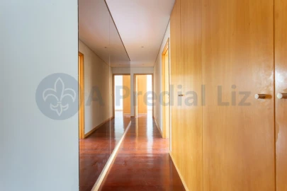 Apartamento T3 para Venda em Lordelo do Ouro e Massarelos