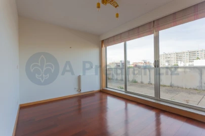 Apartamento T3 para Venda em Lordelo do Ouro e Massarelos