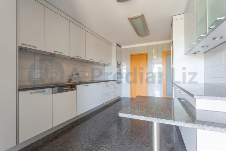 Apartamento T3 para Venda em Lordelo do Ouro e Massarelos Foto 9