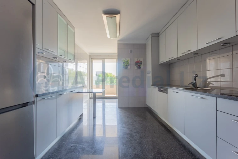 Apartamento T3 para Venda em Lordelo do Ouro e Massarelos Foto 10