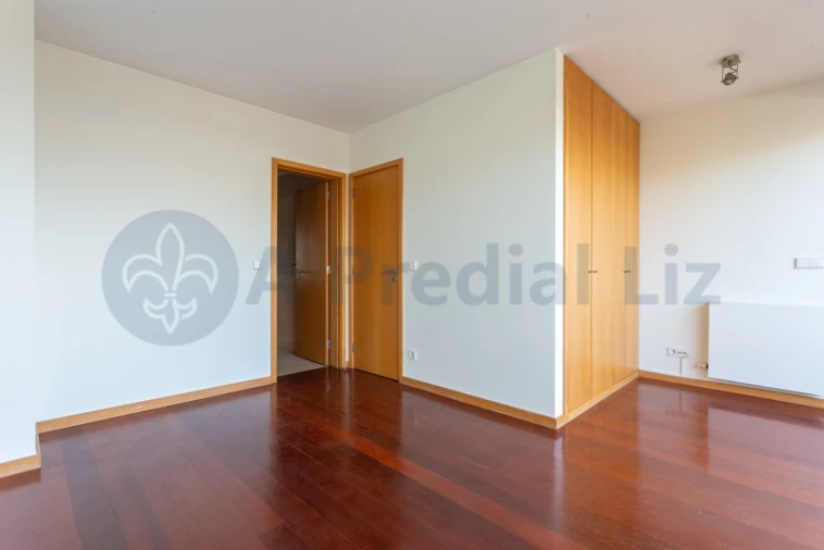 Apartamento T3 para Venda em Lordelo do Ouro e Massarelos Foto 18