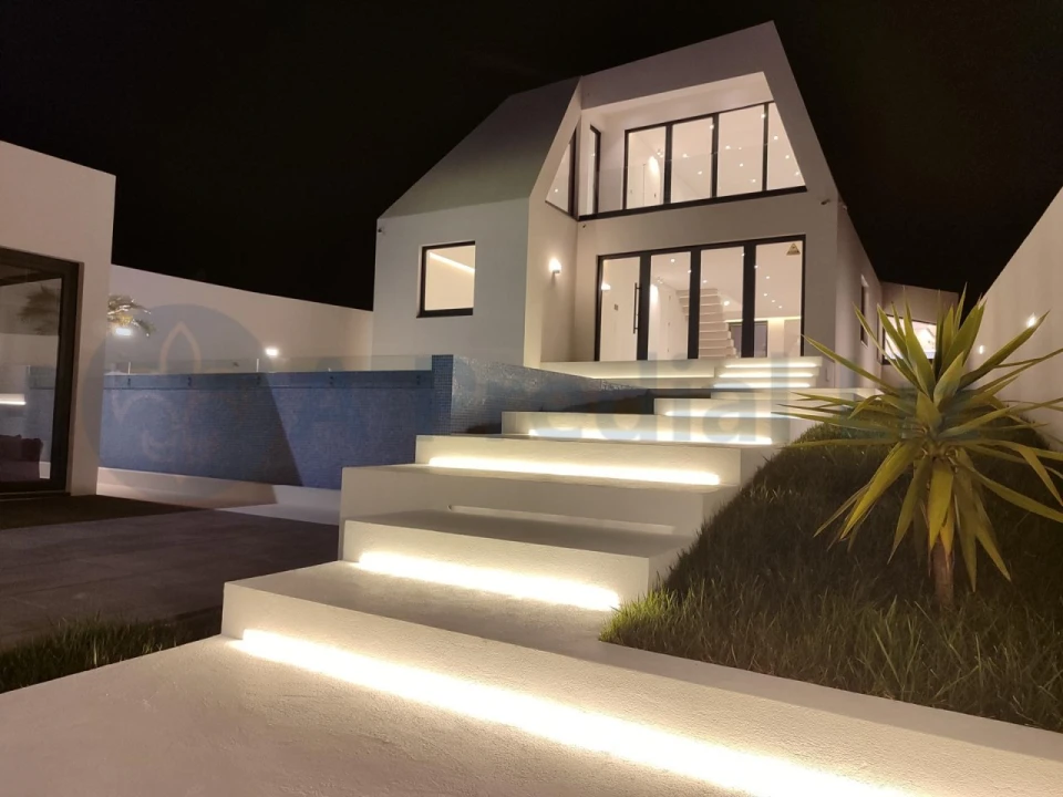 Moradia T3 para Venda em Gulpilhares e Valadares Foto 2