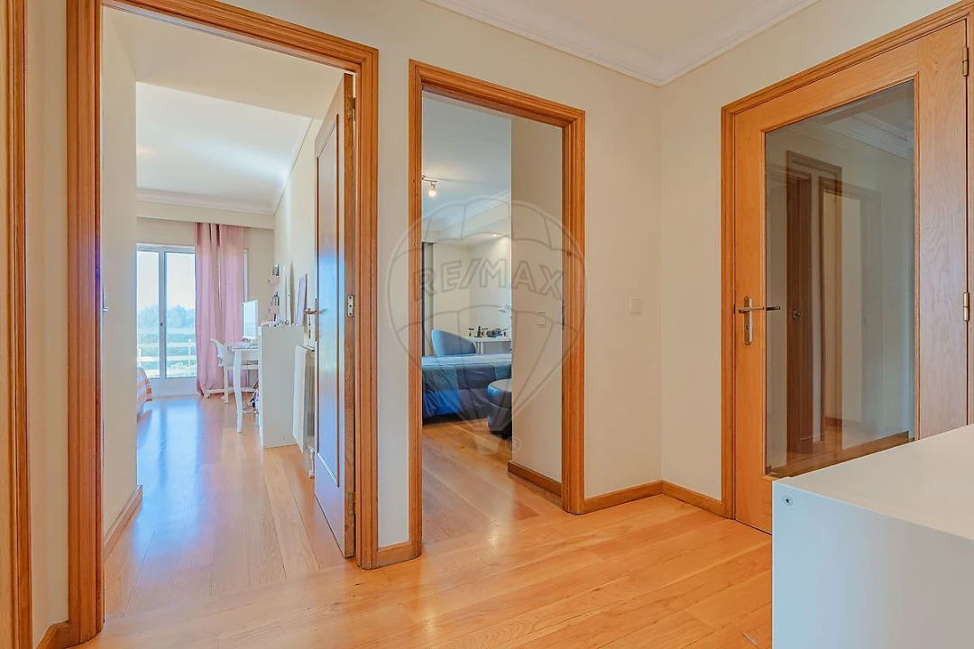 Apartamento T4 para Venda em Madalena Foto 33