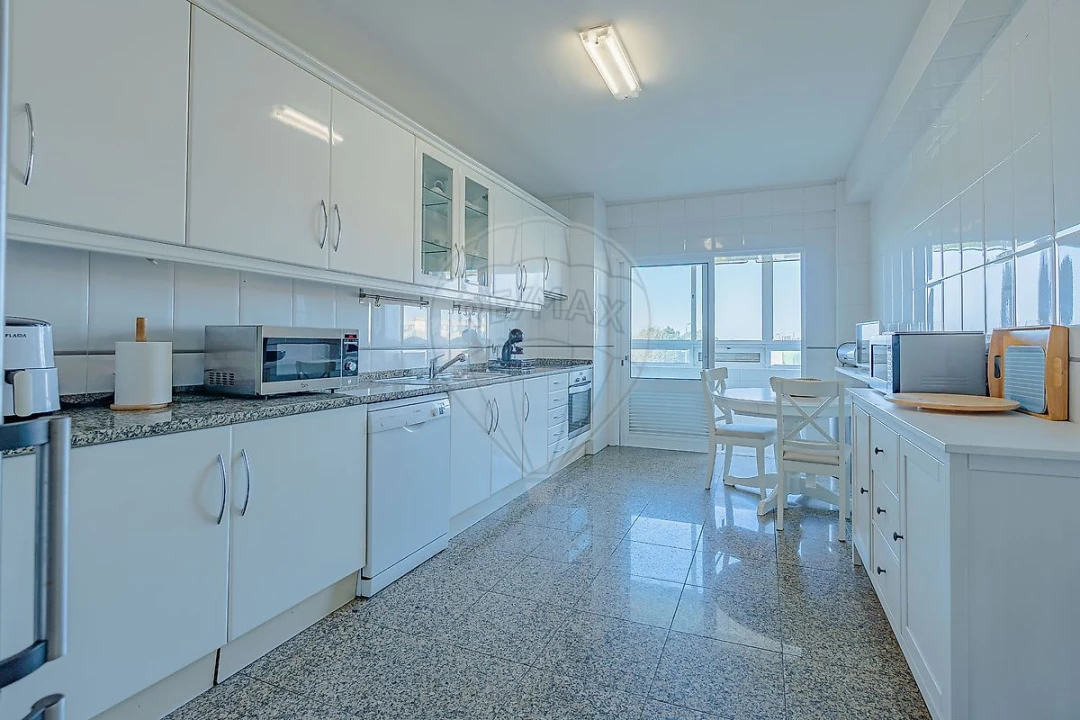 Apartamento T4 para Venda em Madalena Foto 15