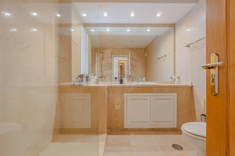 Apartamento T4 para Venda em Madalena Foto 25