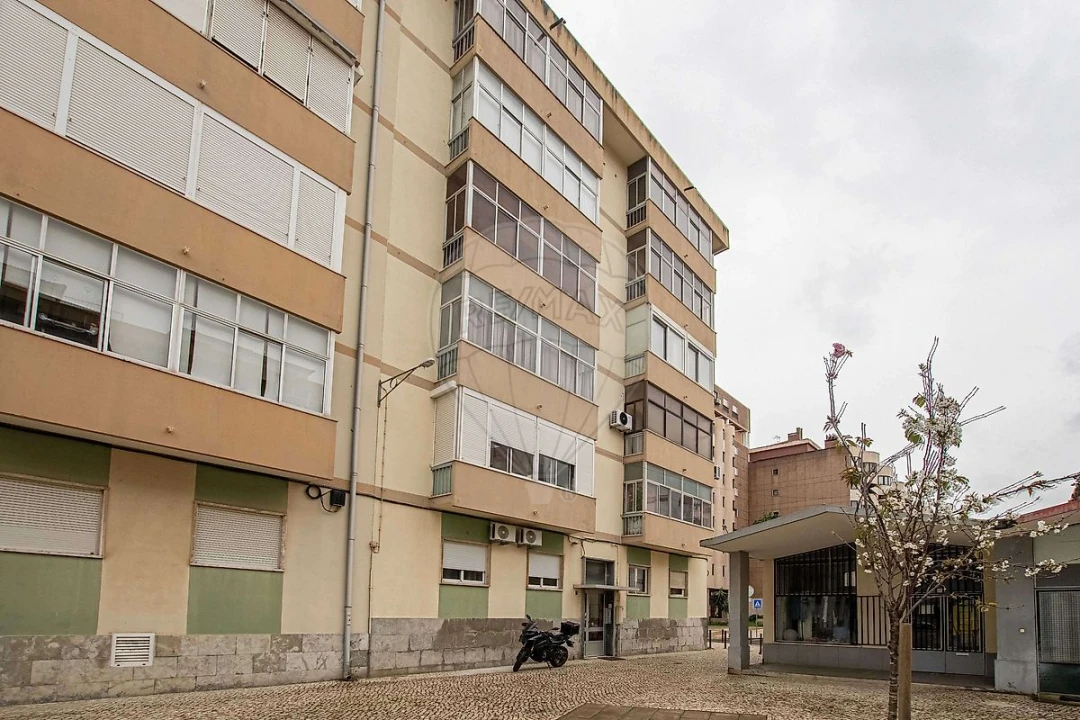 Apartamento T2 para Arrendamento em Alverca do Ribatejo e Sobralinho Foto 1