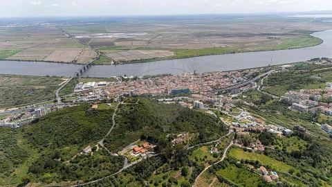 Terreno para Venda em Vila Franca de Xira