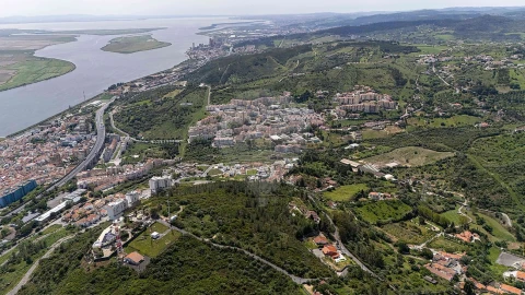 Terreno para Venda em Vila Franca de Xira