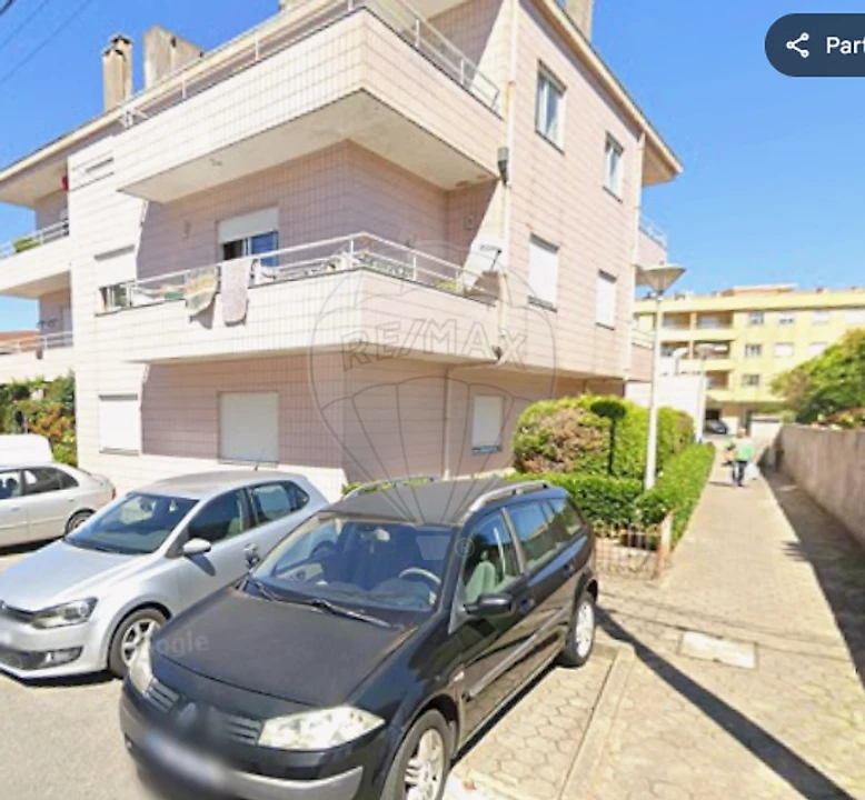 Apartamento T3 para Venda em Arrifana Foto 4