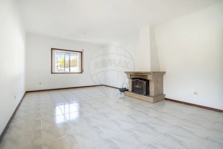 Apartamento T3 para Venda em Arrifana Foto 8