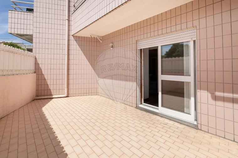 Apartamento T3 para Venda em Arrifana Foto 22