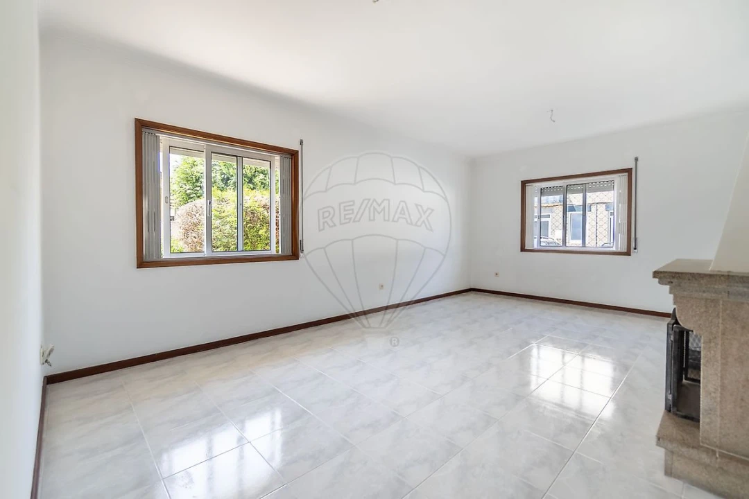 Apartamento T3 para Venda em Arrifana Foto 11