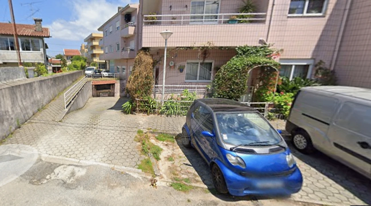 Apartamento T3 para Venda em Arrifana Foto 9