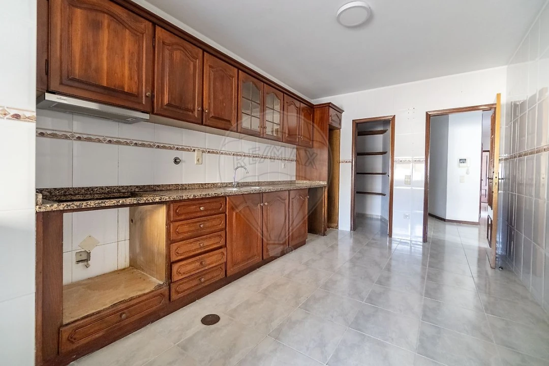 Apartamento T3 para Venda em Arrifana Foto 12