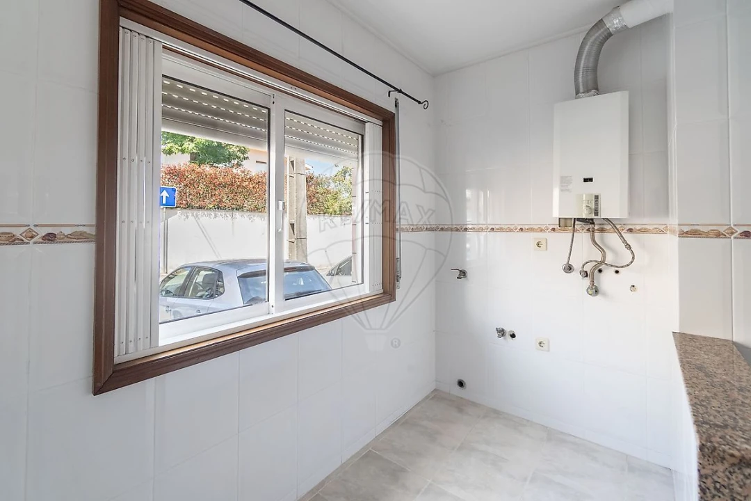 Apartamento T3 para Venda em Arrifana Foto 7