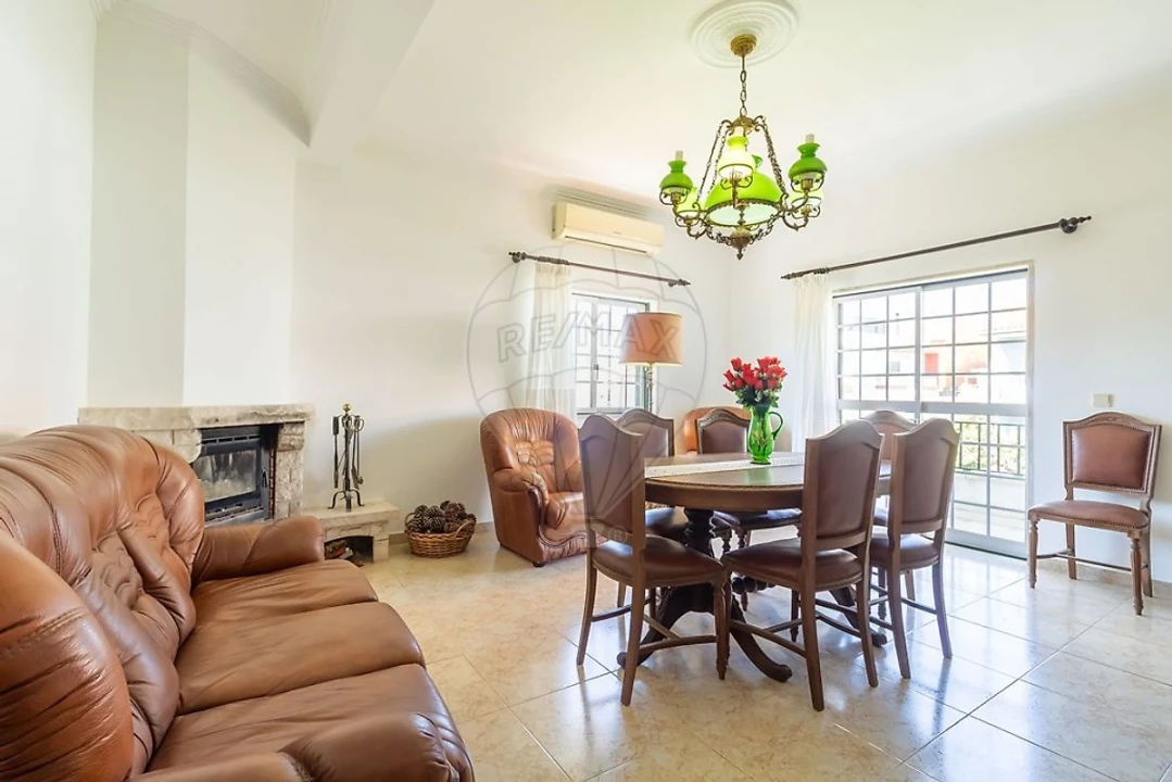 Moradia T5 para Venda em Ramada e Caneças Foto 8