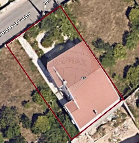 Moradia T5 para Venda em Ramada e Caneças