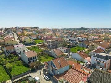 Moradia T5 para Venda em Ramada e Caneças