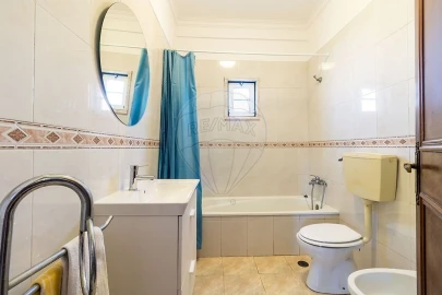 Moradia T5 para Venda em Ramada e Caneças