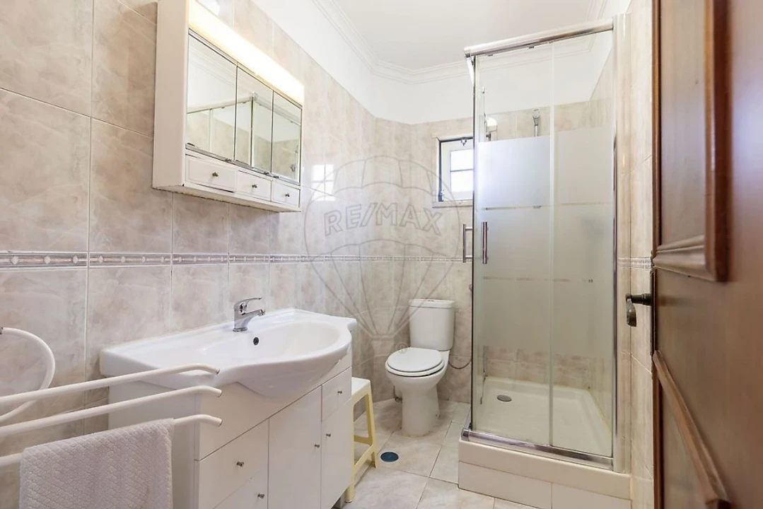 Moradia T5 para Venda em Ramada e Caneças Foto 13