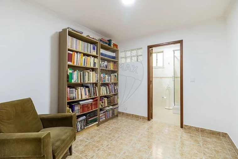 Moradia T5 para Venda em Ramada e Caneças Foto 34