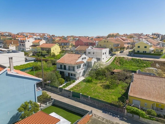 Moradia T5 para Venda em Ramada e Caneças Foto 3