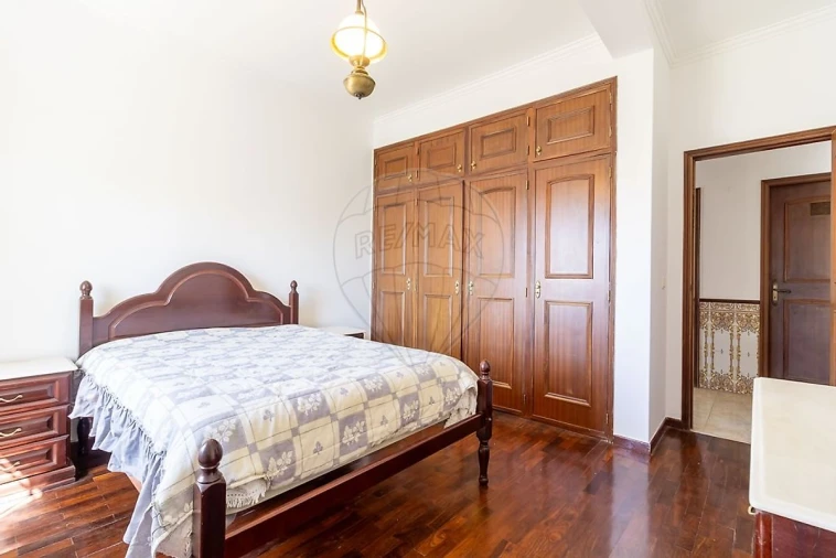 Moradia T5 para Venda em Ramada e Caneças Foto 15