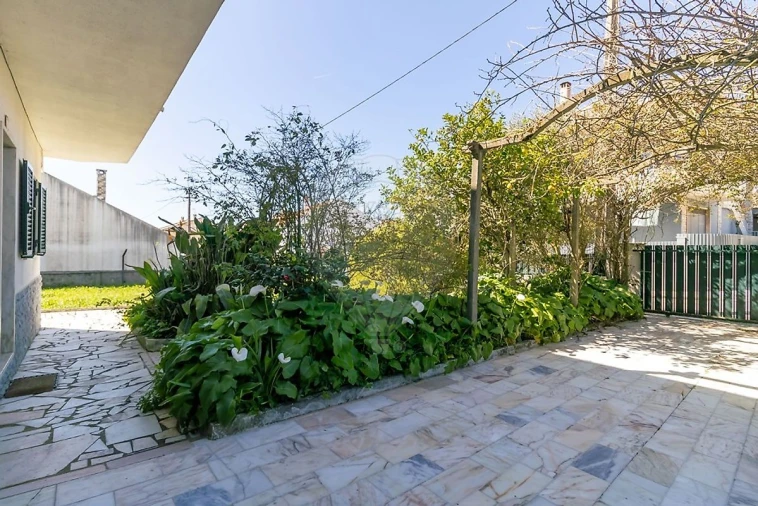 Moradia T5 para Venda em Ramada e Caneças Foto 23