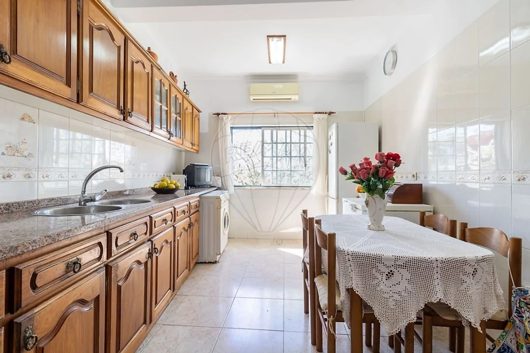 Moradia T5 para Venda em Ramada e Caneças Foto 18