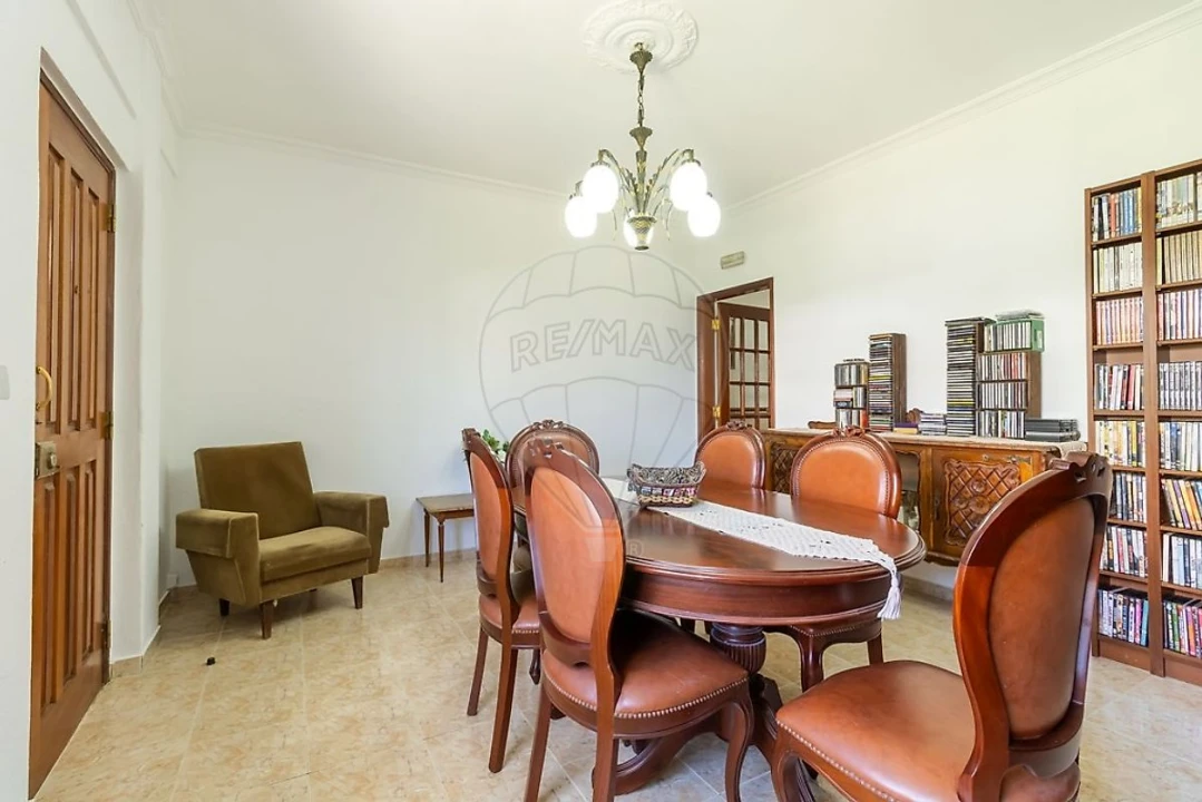 Moradia T5 para Venda em Ramada e Caneças Foto 24