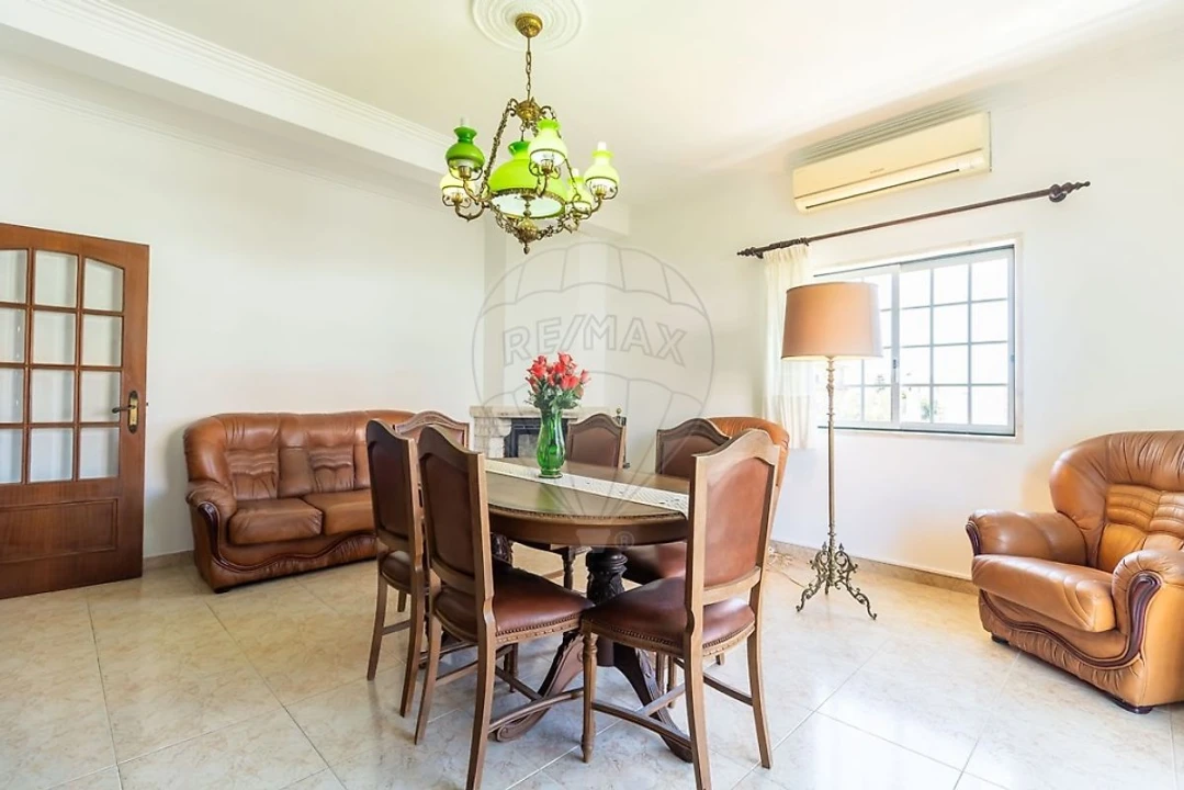 Moradia T5 para Venda em Ramada e Caneças Foto 6