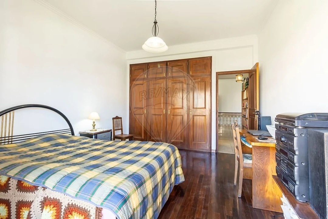 Moradia T5 para Venda em Ramada e Caneças Foto 10