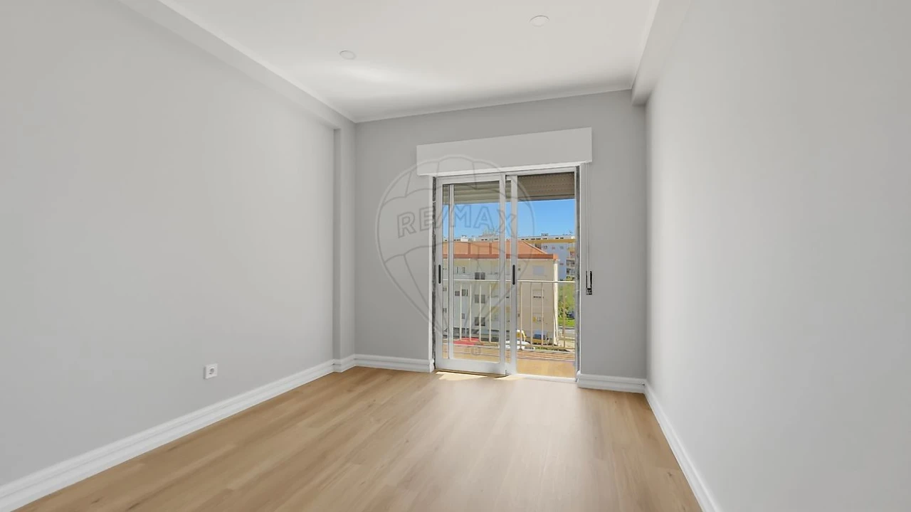 Apartamento T3 para Venda em Castanheira do Ribatejo e Cachoeiras Foto 19